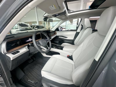 2027 Volkswagen Atlas SE w/Technology