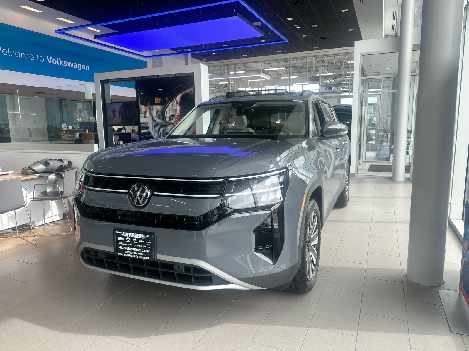 2027 Volkswagen Atlas SE w/Technology