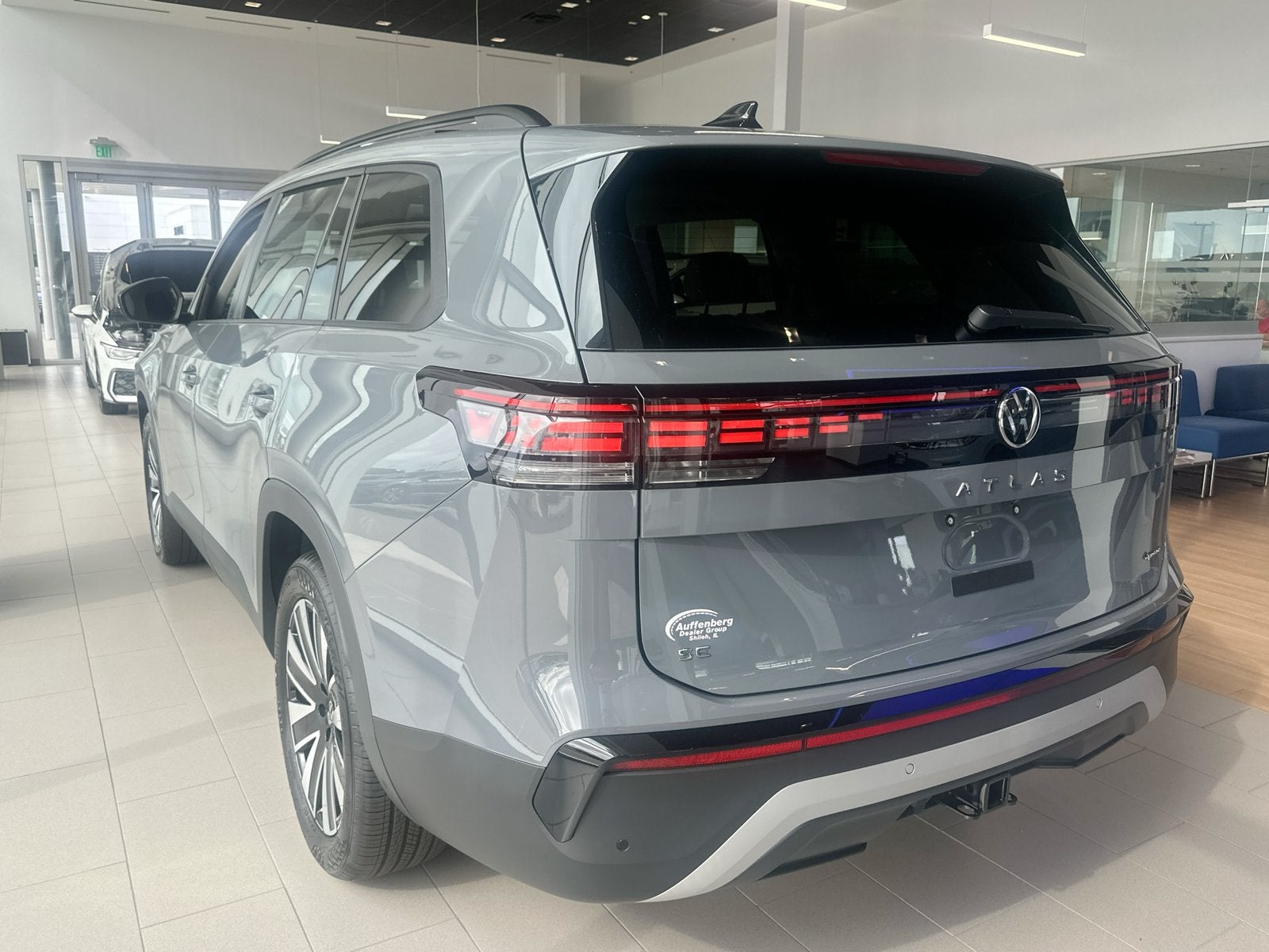 2027 Volkswagen Atlas SE w/Technology
