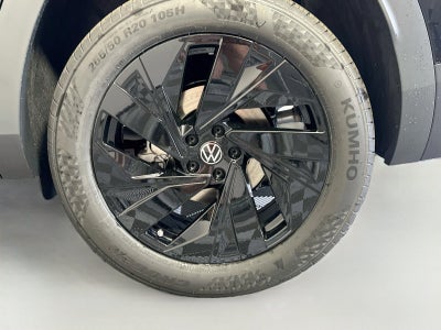2027 Volkswagen Atlas 2.0T SE w/ Technology
