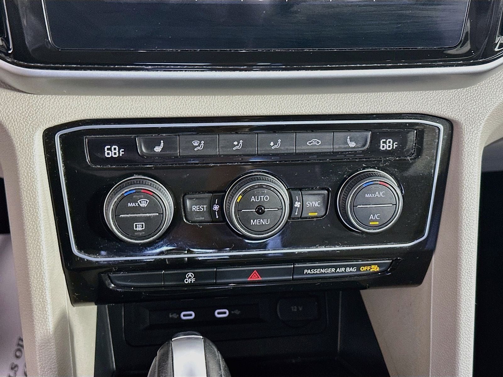 2022 Volkswagen Atlas 3.6L V6 SE w/Technology
