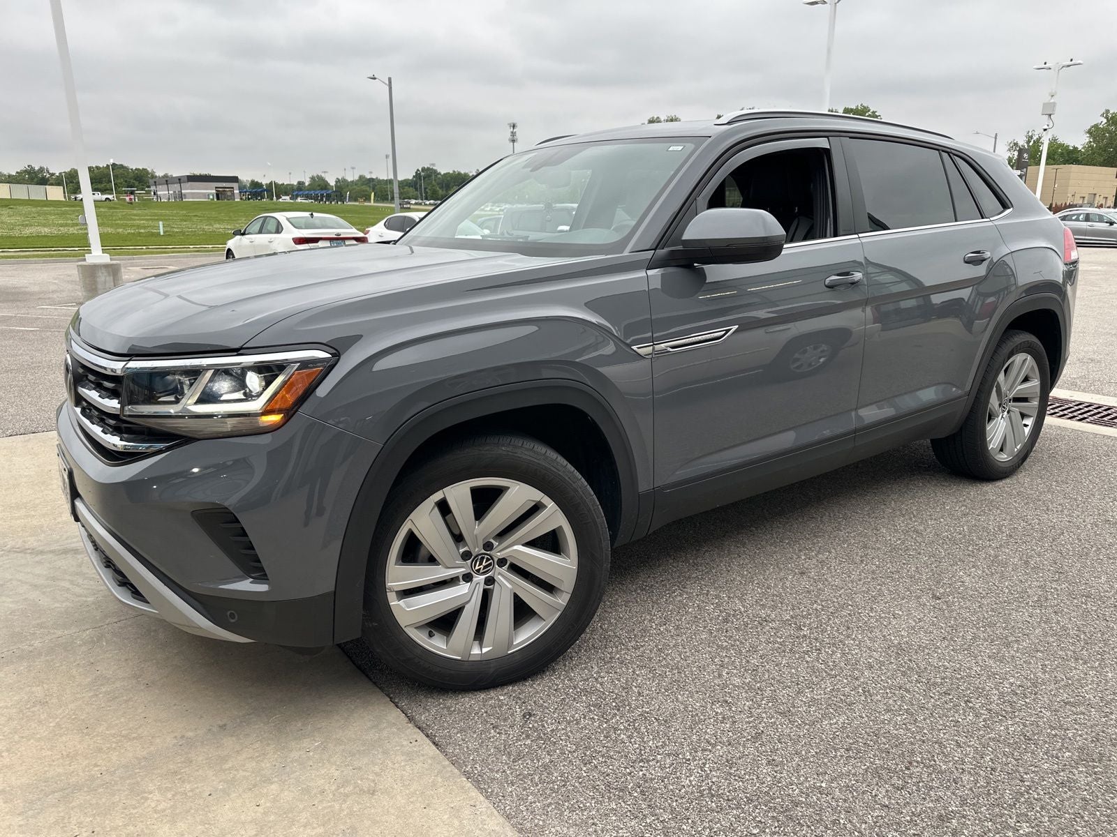 2022 Volkswagen Atlas Cross Sport 3.6L V6 SE w/Tech 4MOTION's photo