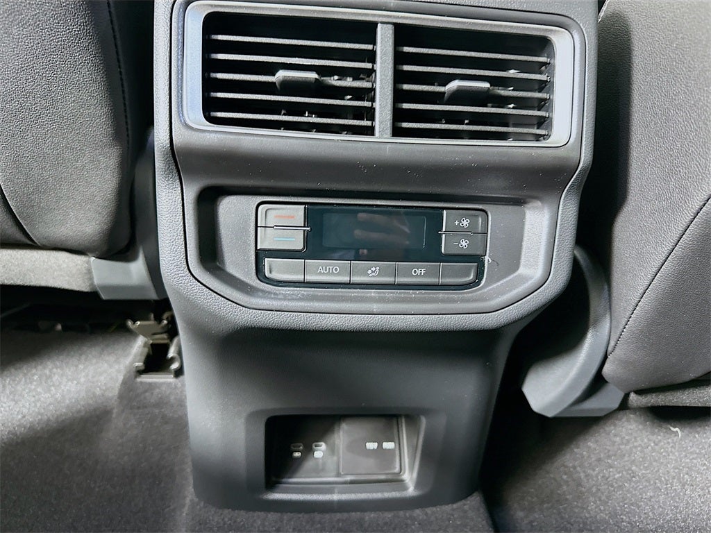 2026 Volkswagen Atlas 2.0T SE w/ Technology