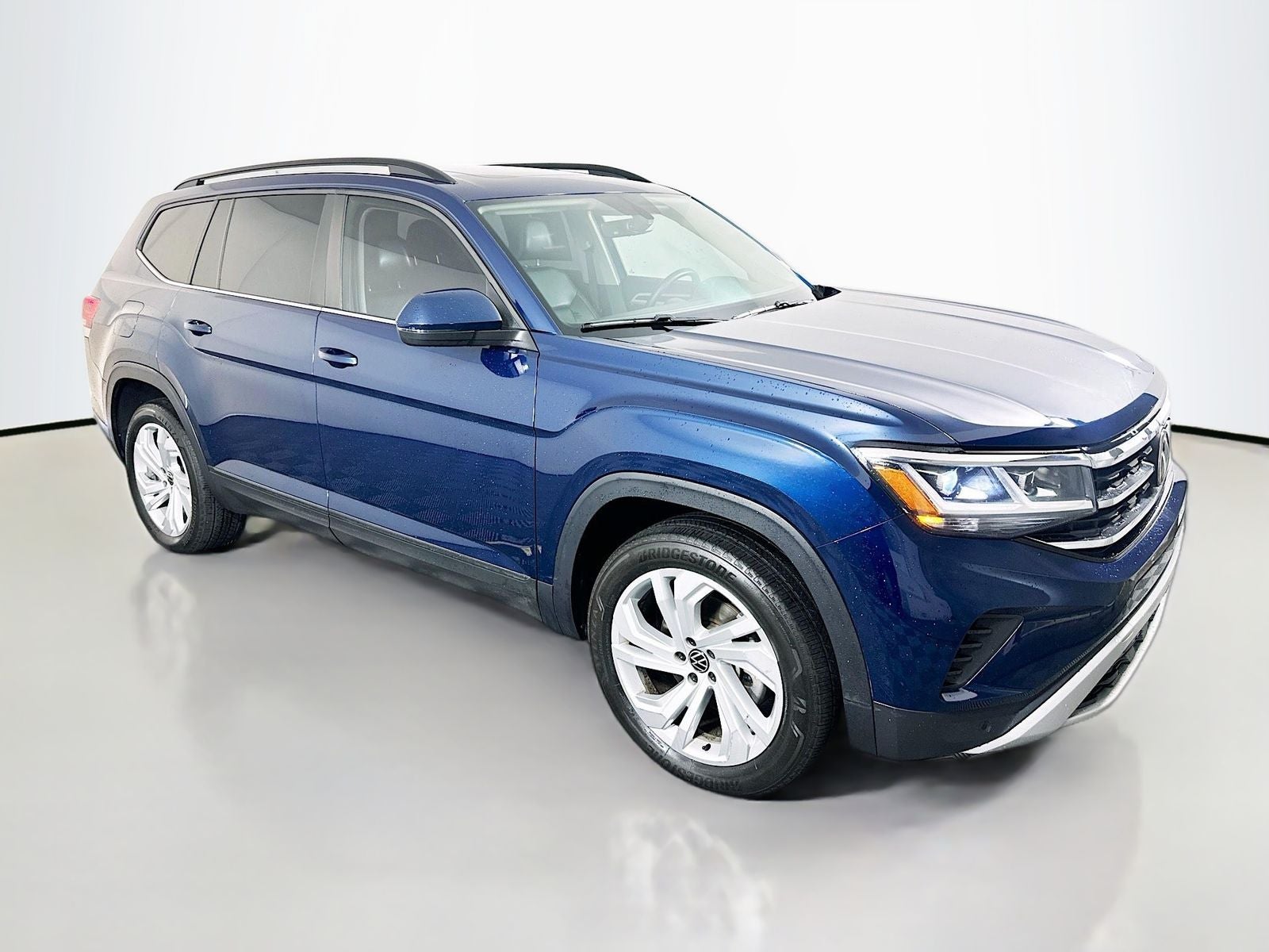 2022 Volkswagen Atlas 3.6L SE w/Tech 4MOTION's photo