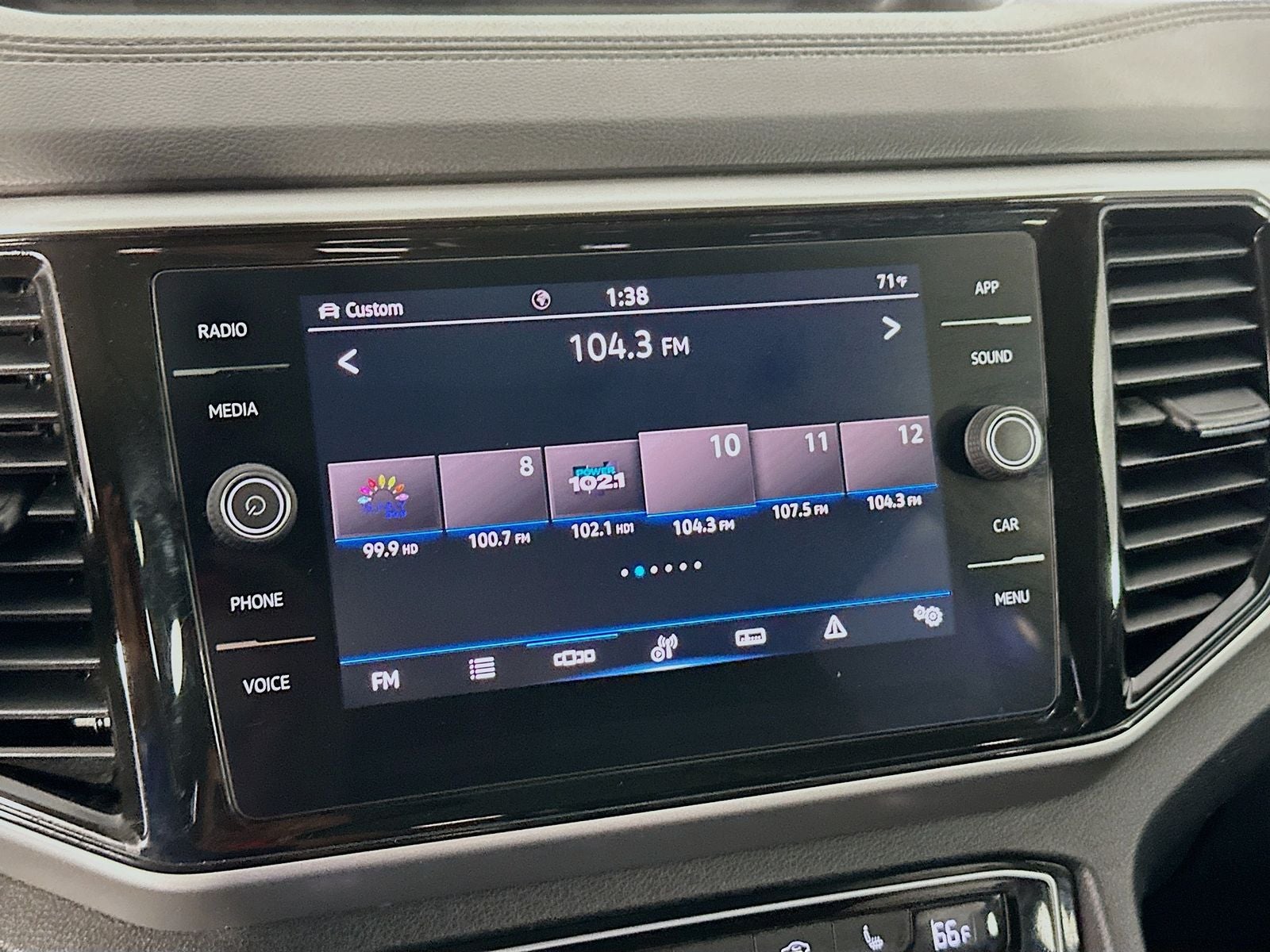2022 Volkswagen Atlas 3.6L V6 SE w/Technology