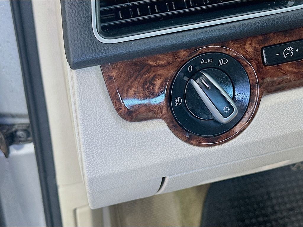 2013 Volkswagen Passat TDI SEL Premium