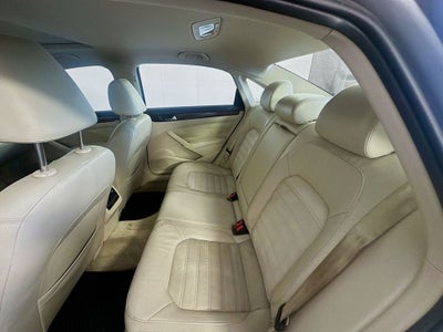 2013 Volkswagen Passat TDI SEL Premium