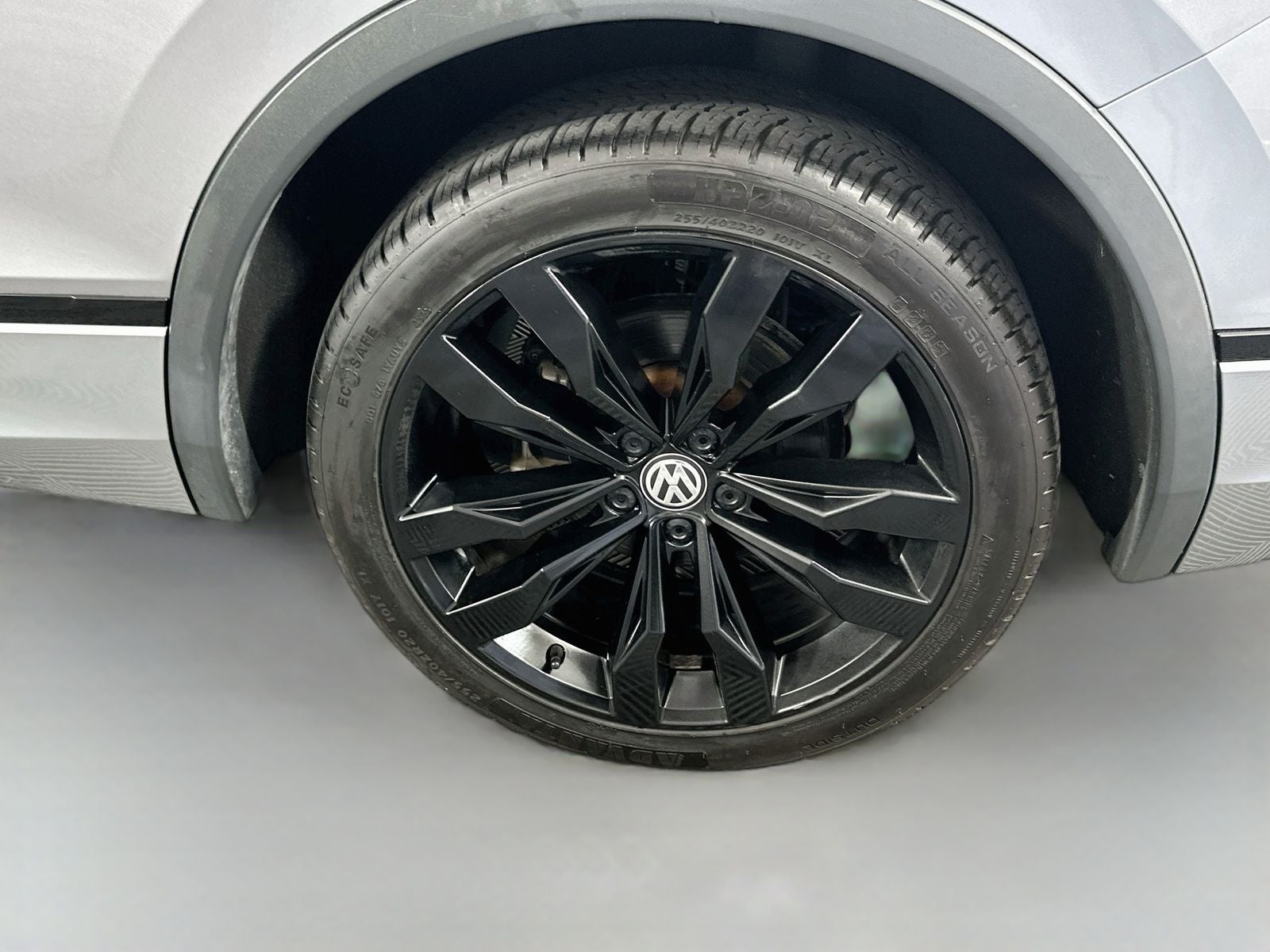 2021 Volkswagen Tiguan SE R-Line Black