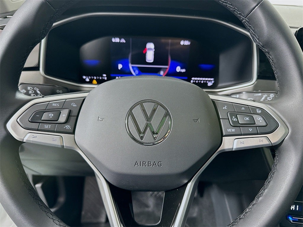 2026 Volkswagen Taos 1.5T SE Black