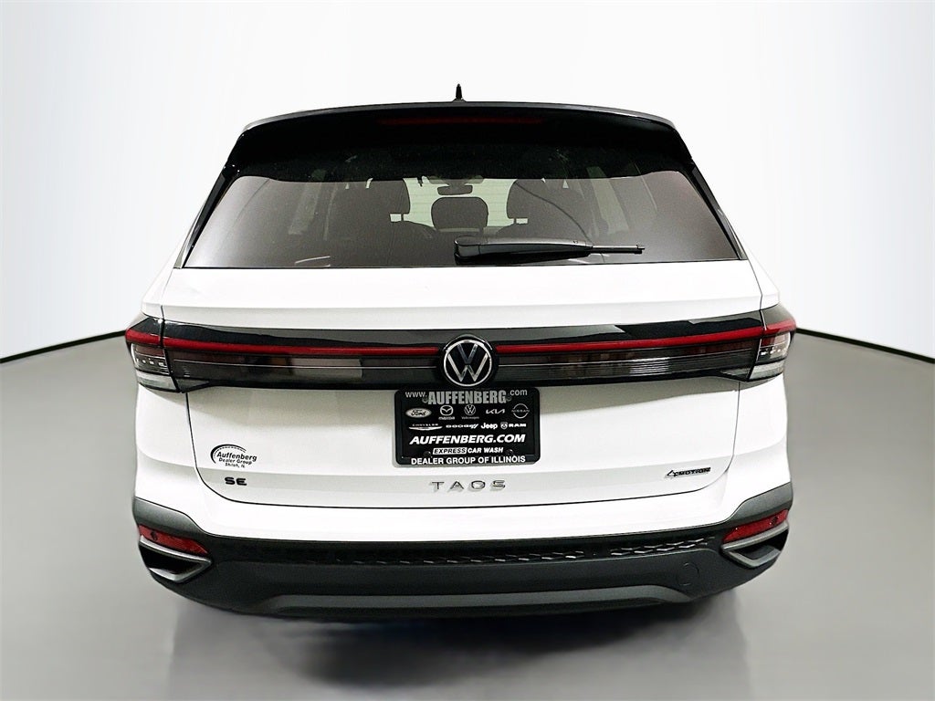 2026 Volkswagen Taos 1.5T SE Black