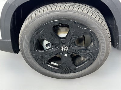 2026 Volkswagen Taos 1.5T SE Black