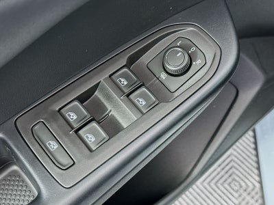 2026 Volkswagen Taos 1.5T SE Black