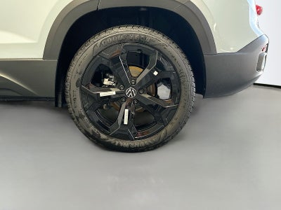 2026 Volkswagen Taos 1.5T SE Black