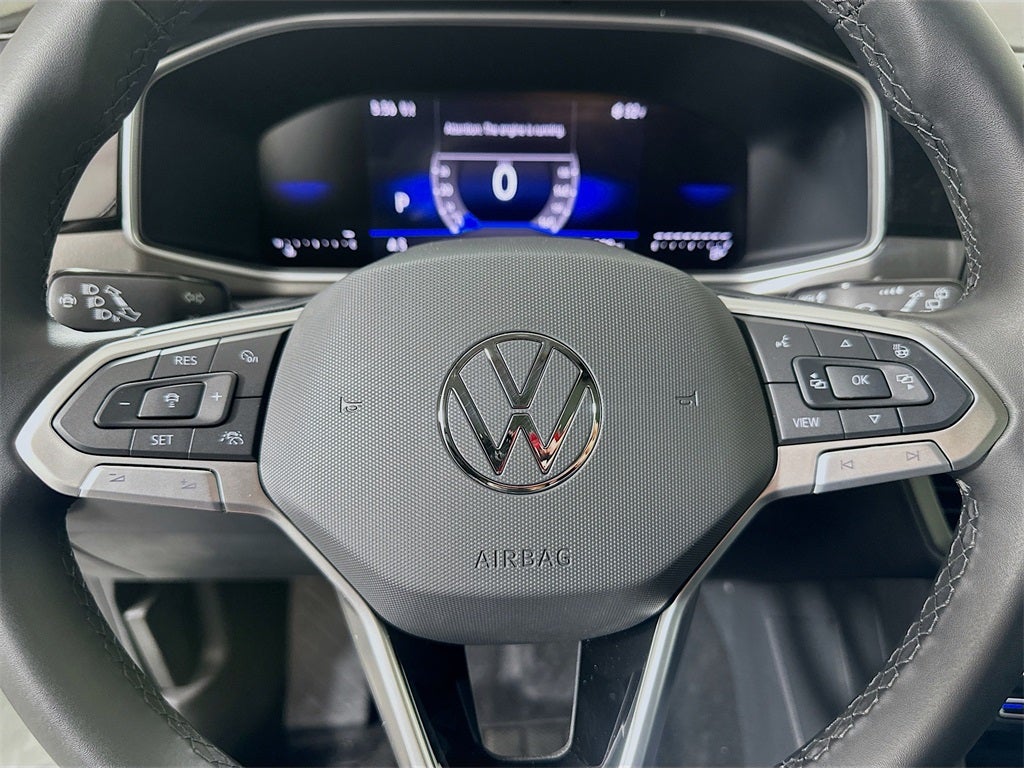 2026 Volkswagen Taos 1.5T SE Black