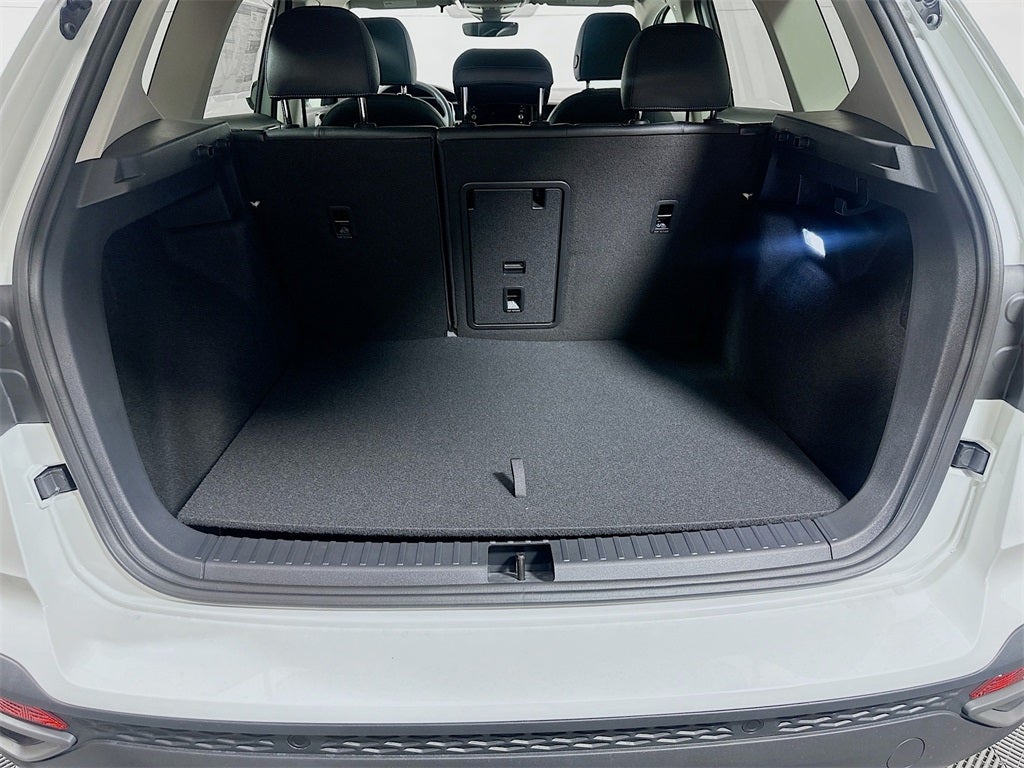 2026 Volkswagen Taos 1.5T SE Black