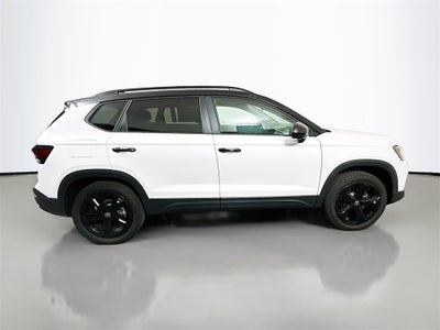 2026 Volkswagen Taos 1.5T SE Black