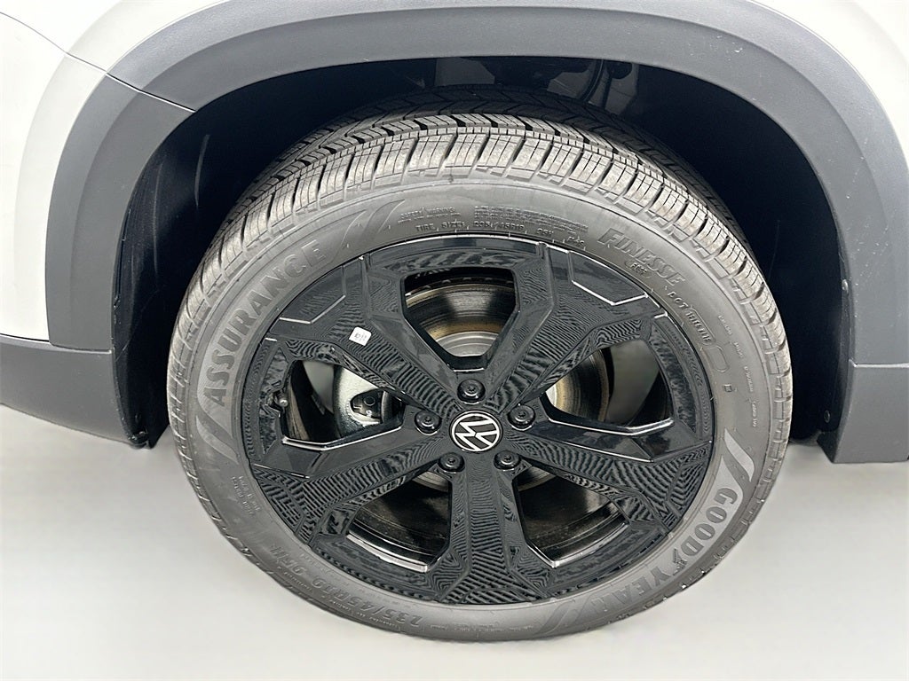 2026 Volkswagen Taos 1.5T SE Black