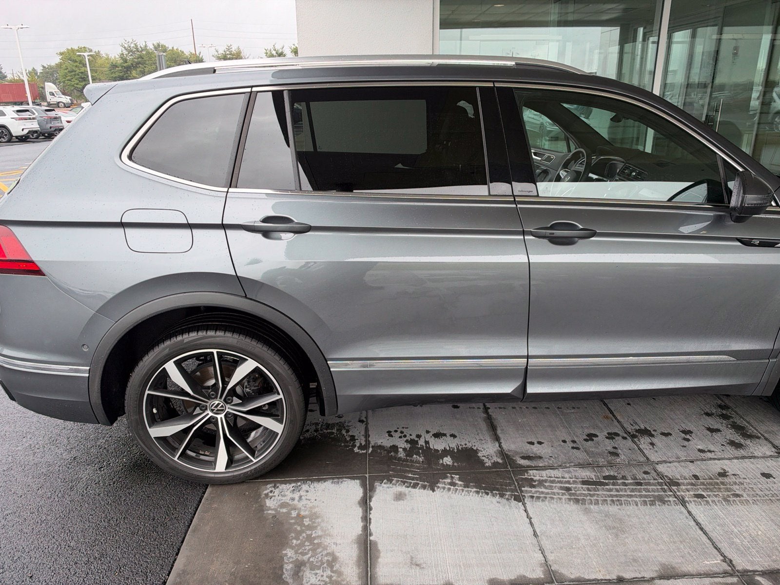 2024 Volkswagen Tiguan SEL R-Line