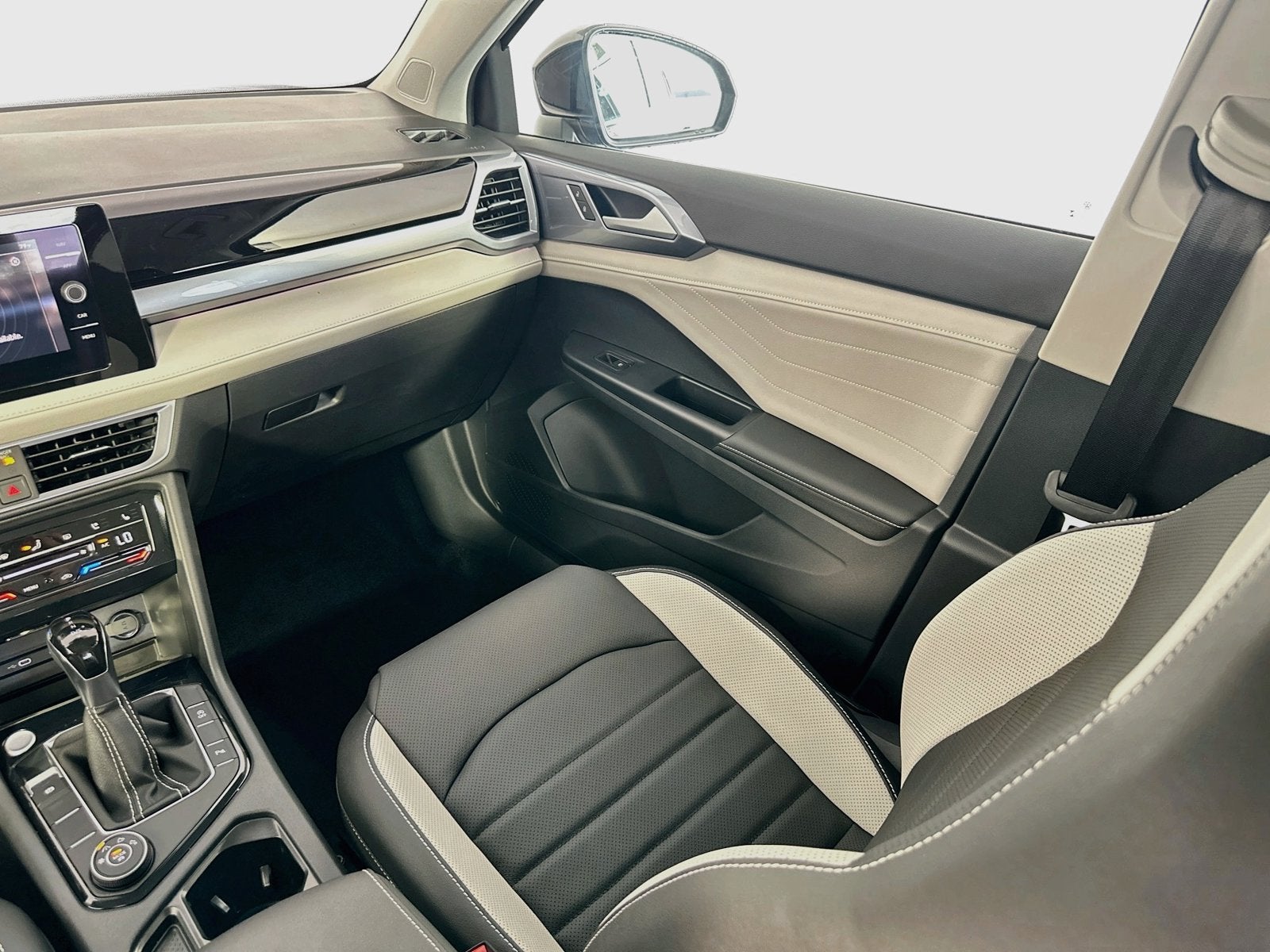 2027 Volkswagen Taos 1.5T SEL