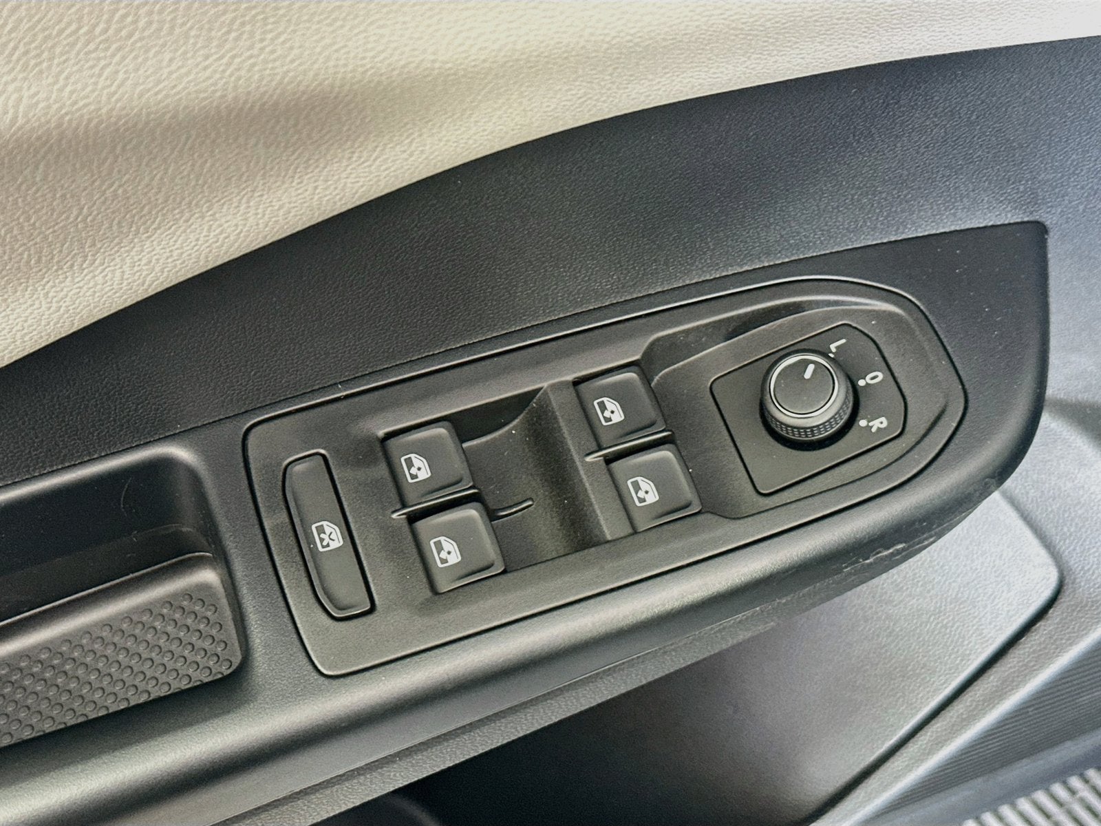 2027 Volkswagen Taos 1.5T S