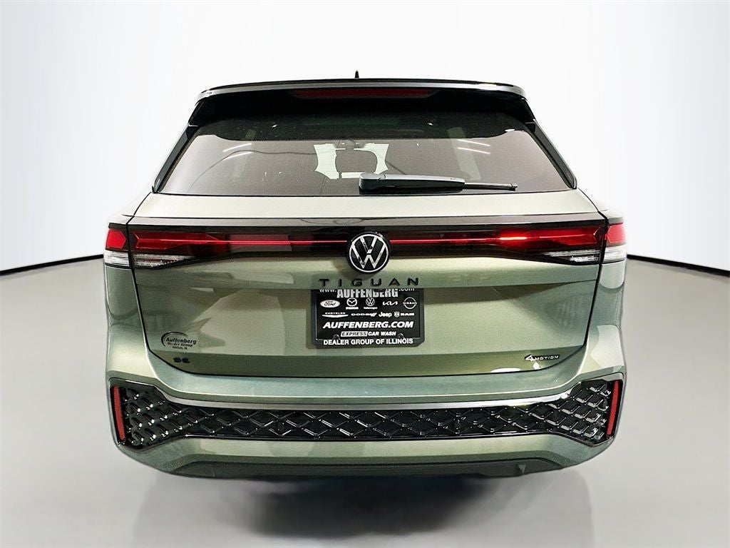 2026 Volkswagen Tiguan SE R-Line Black