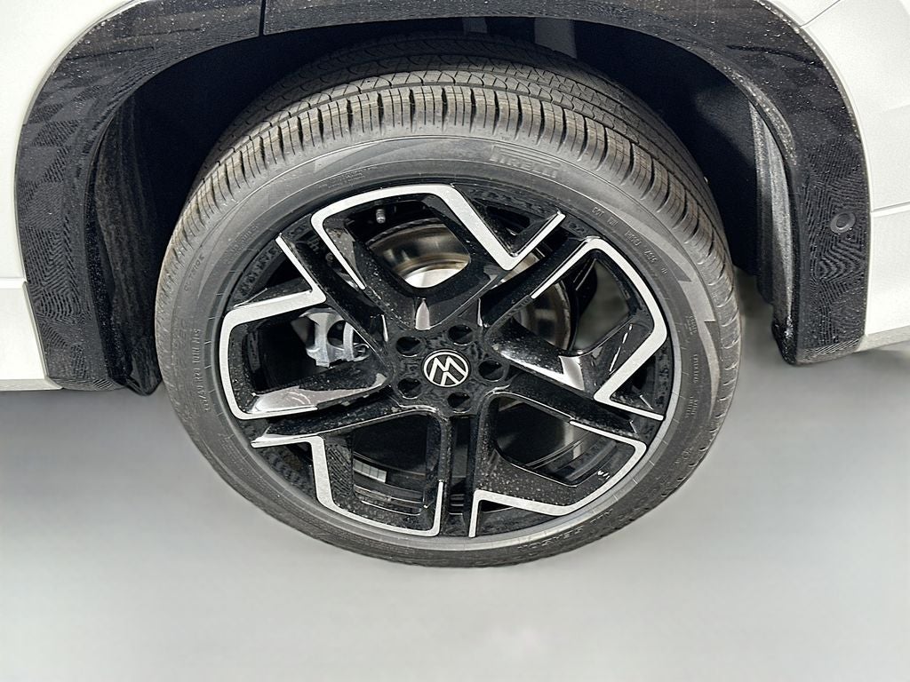 2026 Volkswagen Tiguan 2.0T SEL R-Line