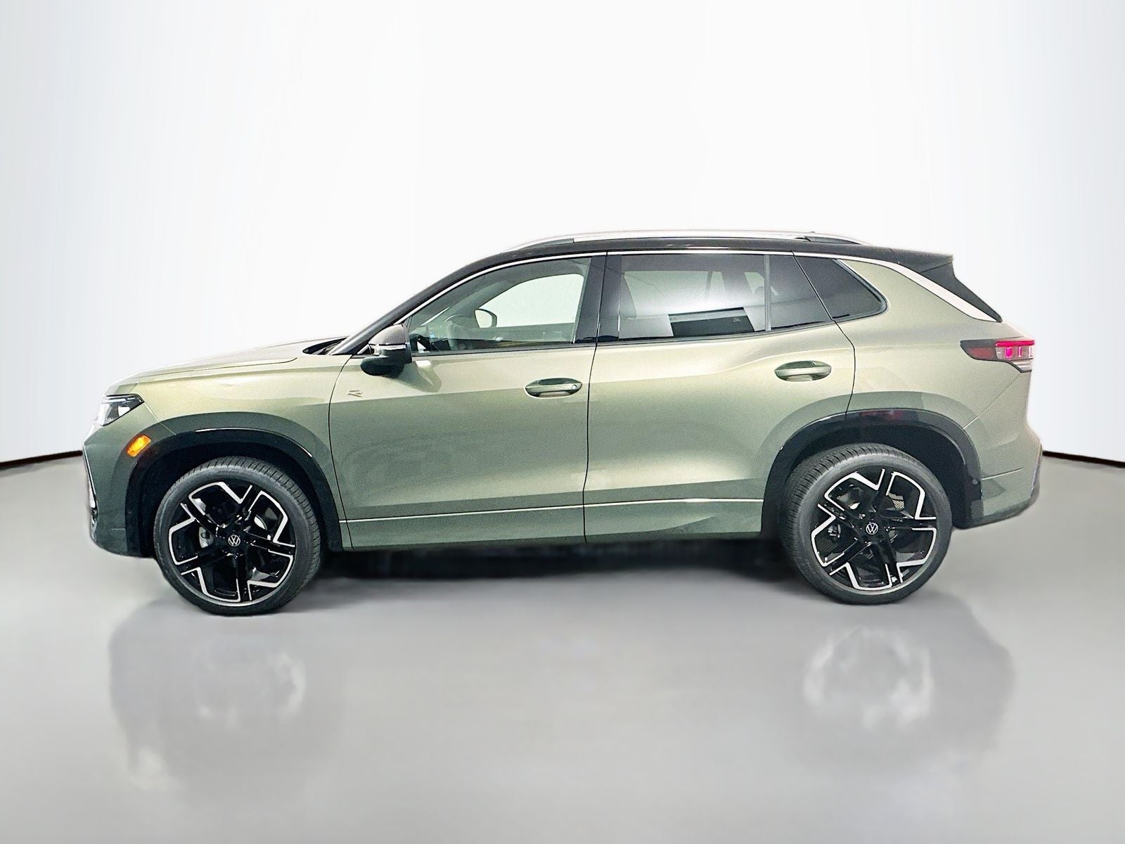 2026 Volkswagen Tiguan SEL R-Line Turbo 4MOTION