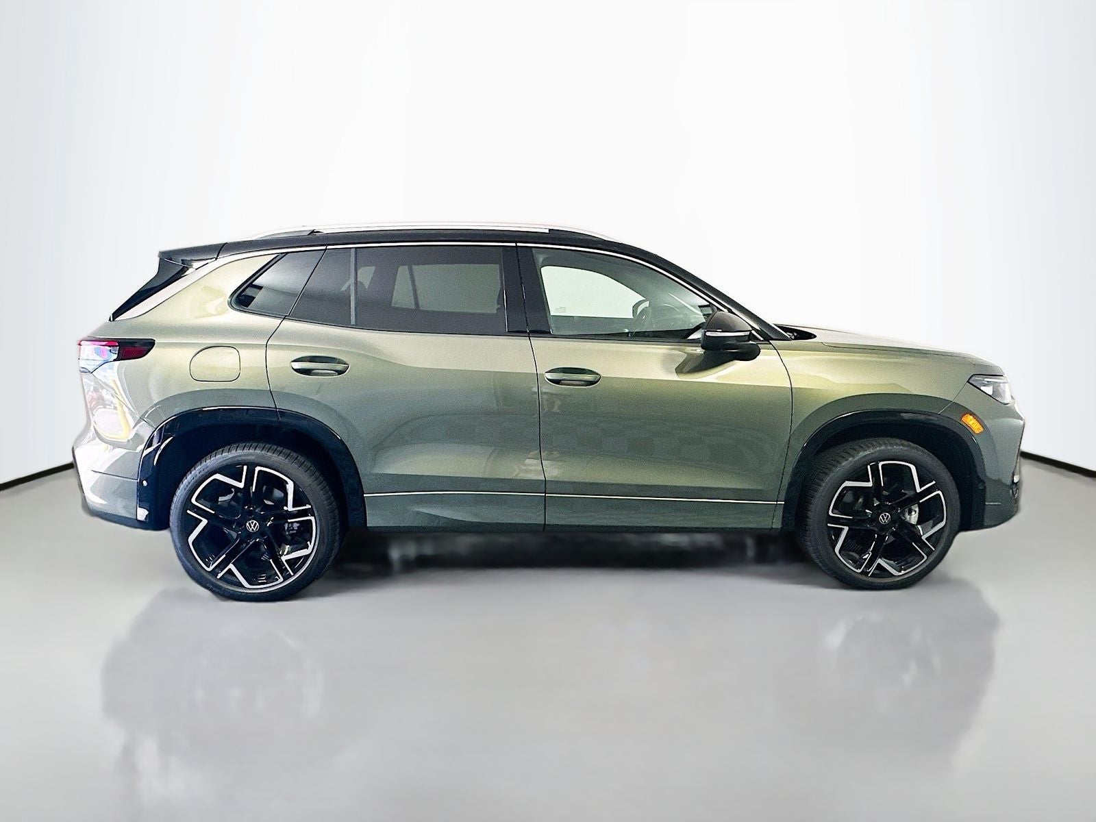 2026 Volkswagen Tiguan SEL R-Line Turbo 4MOTION
