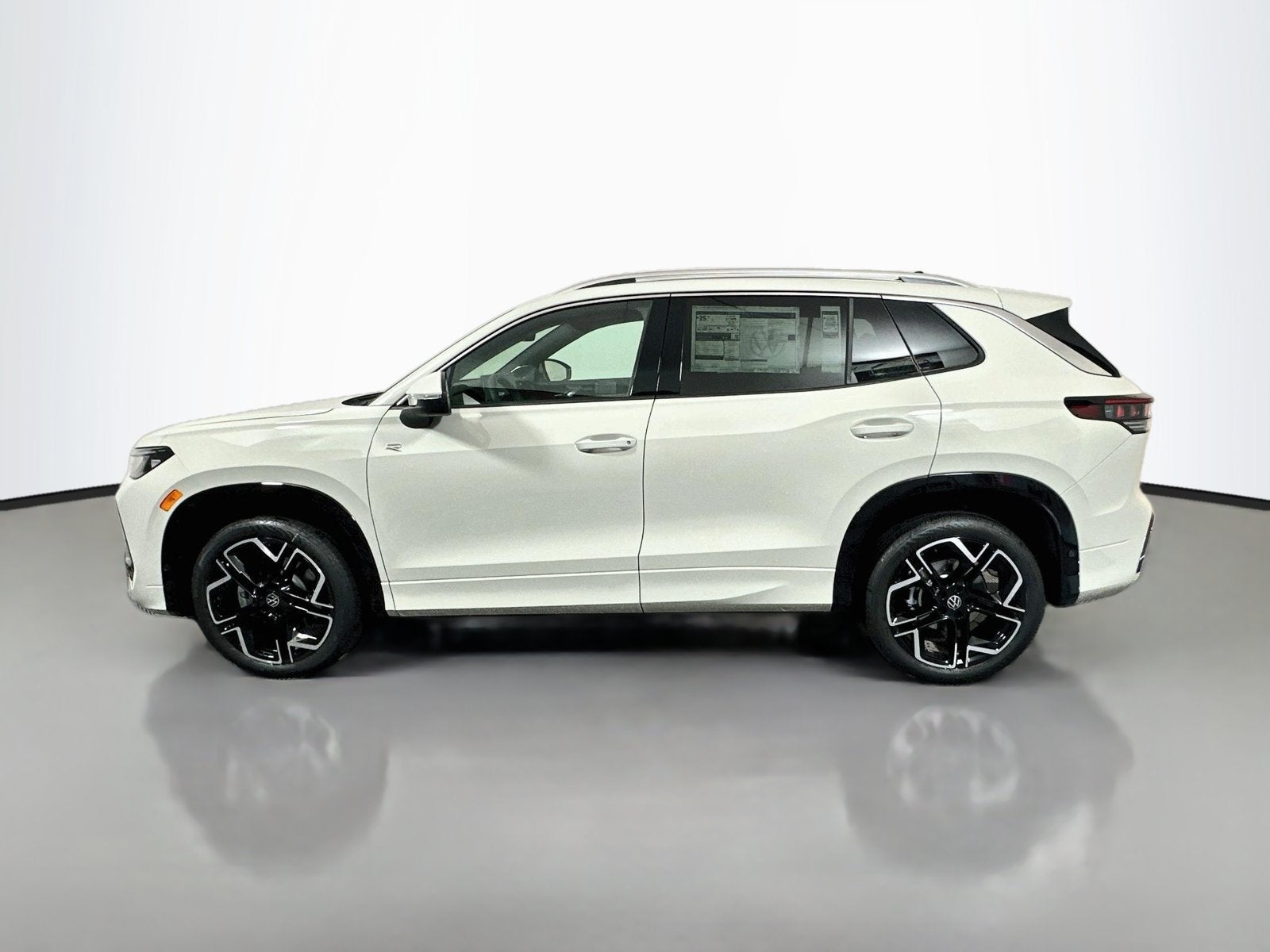 2026 Volkswagen Tiguan SEL R-Line Turbo