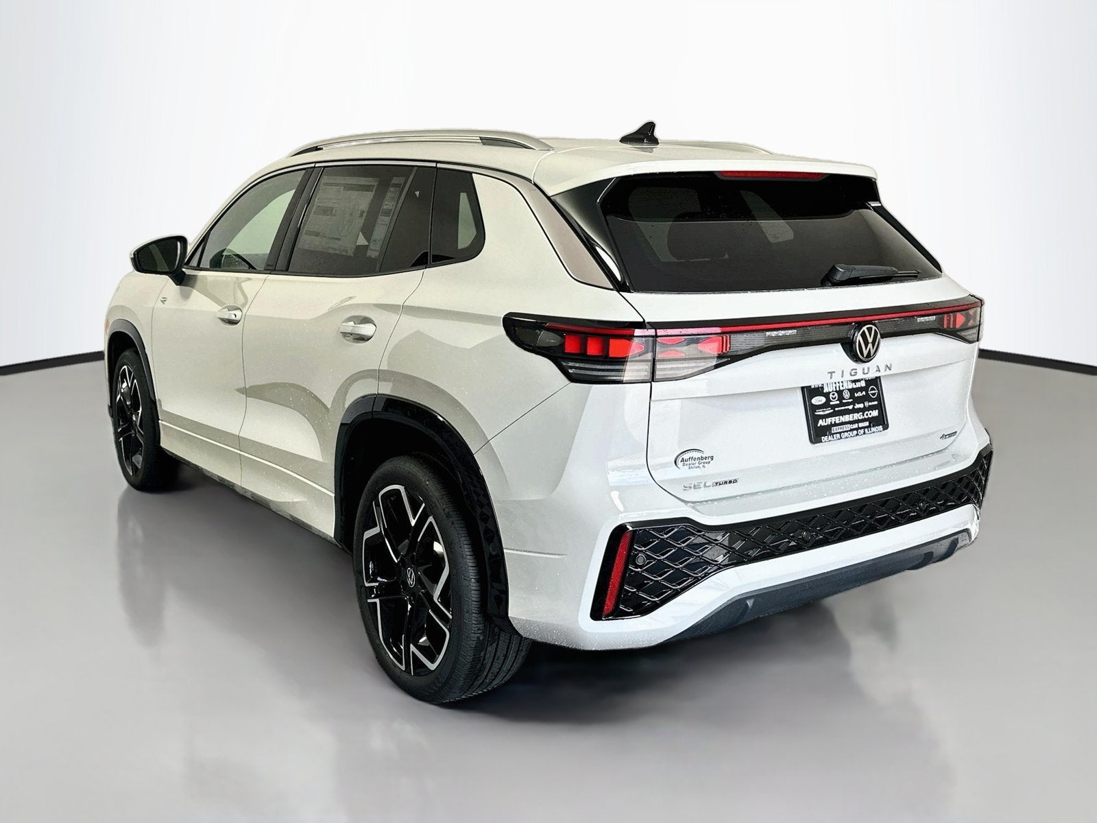 2026 Volkswagen Tiguan SEL R-Line Turbo