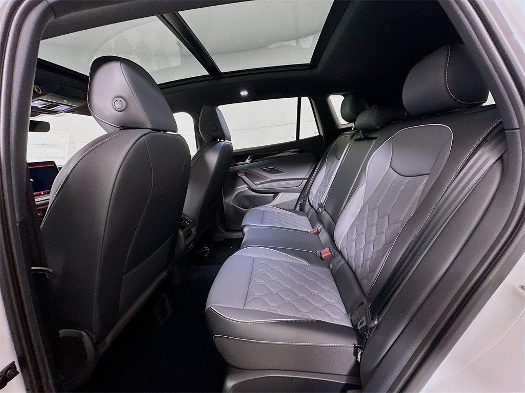 2026 Volkswagen Tiguan 2.0T SEL R-Line