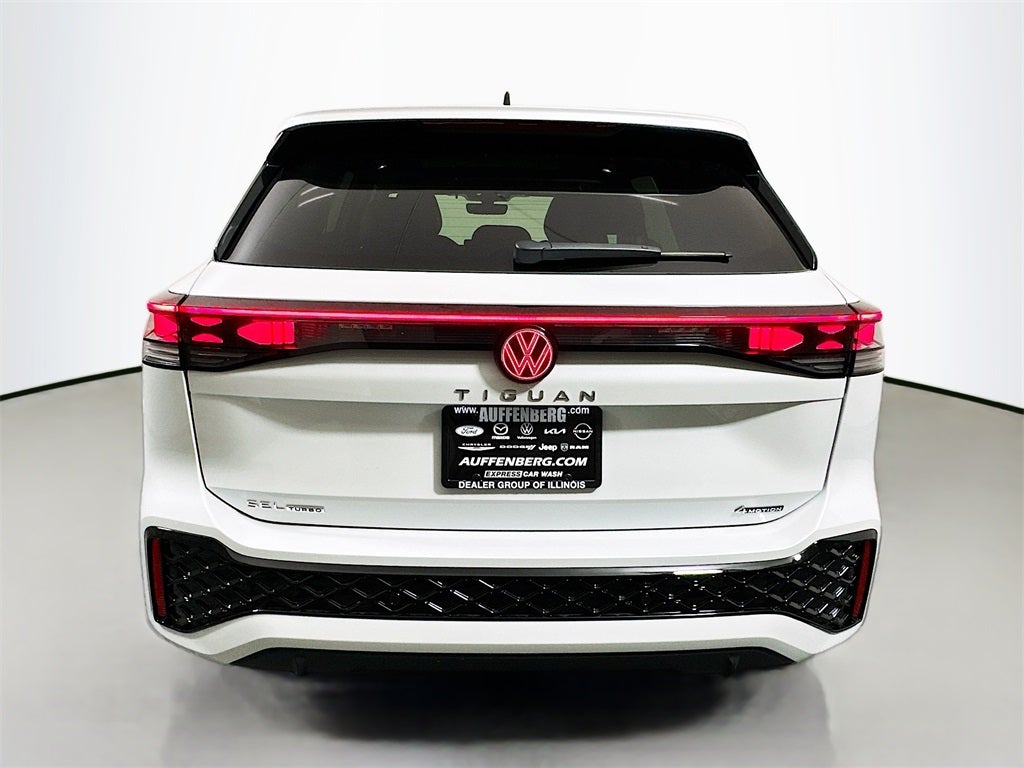 2026 Volkswagen Tiguan 2.0T SEL R-Line