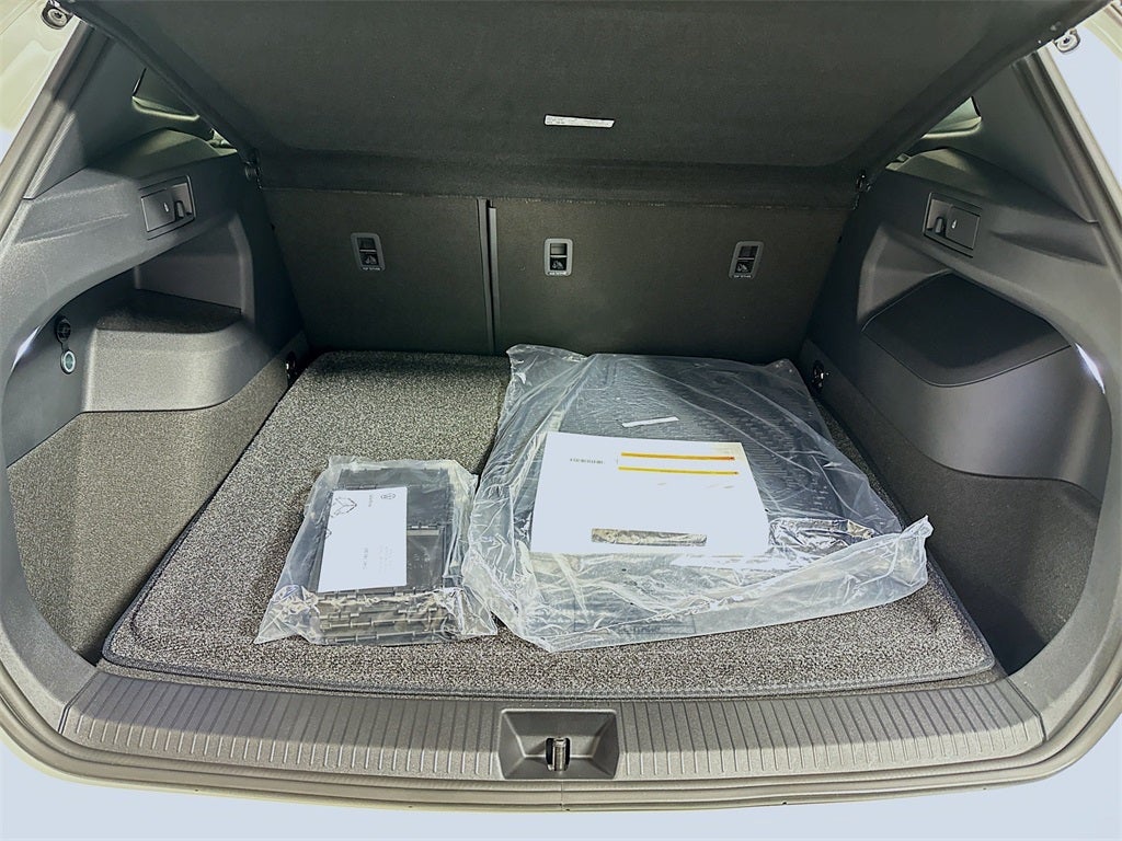 2026 Volkswagen Tiguan 2.0T SEL R-Line