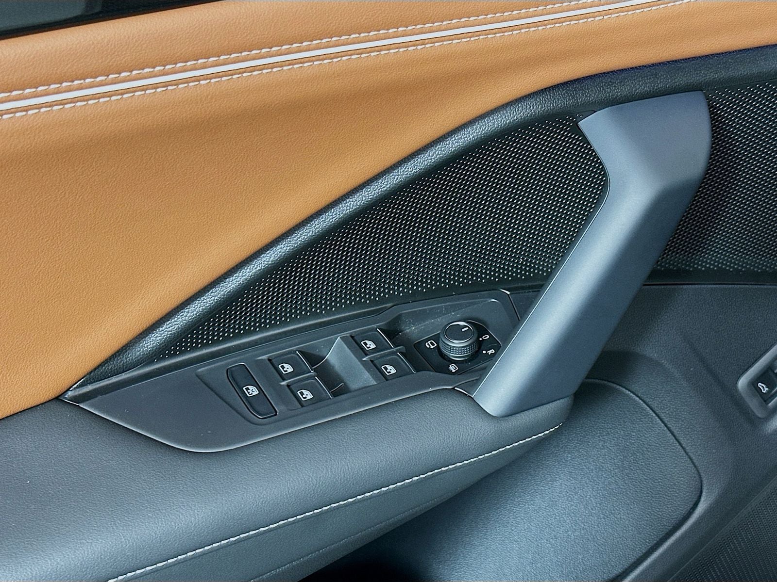2026 Volkswagen Tiguan 2.0T SEL R-Line