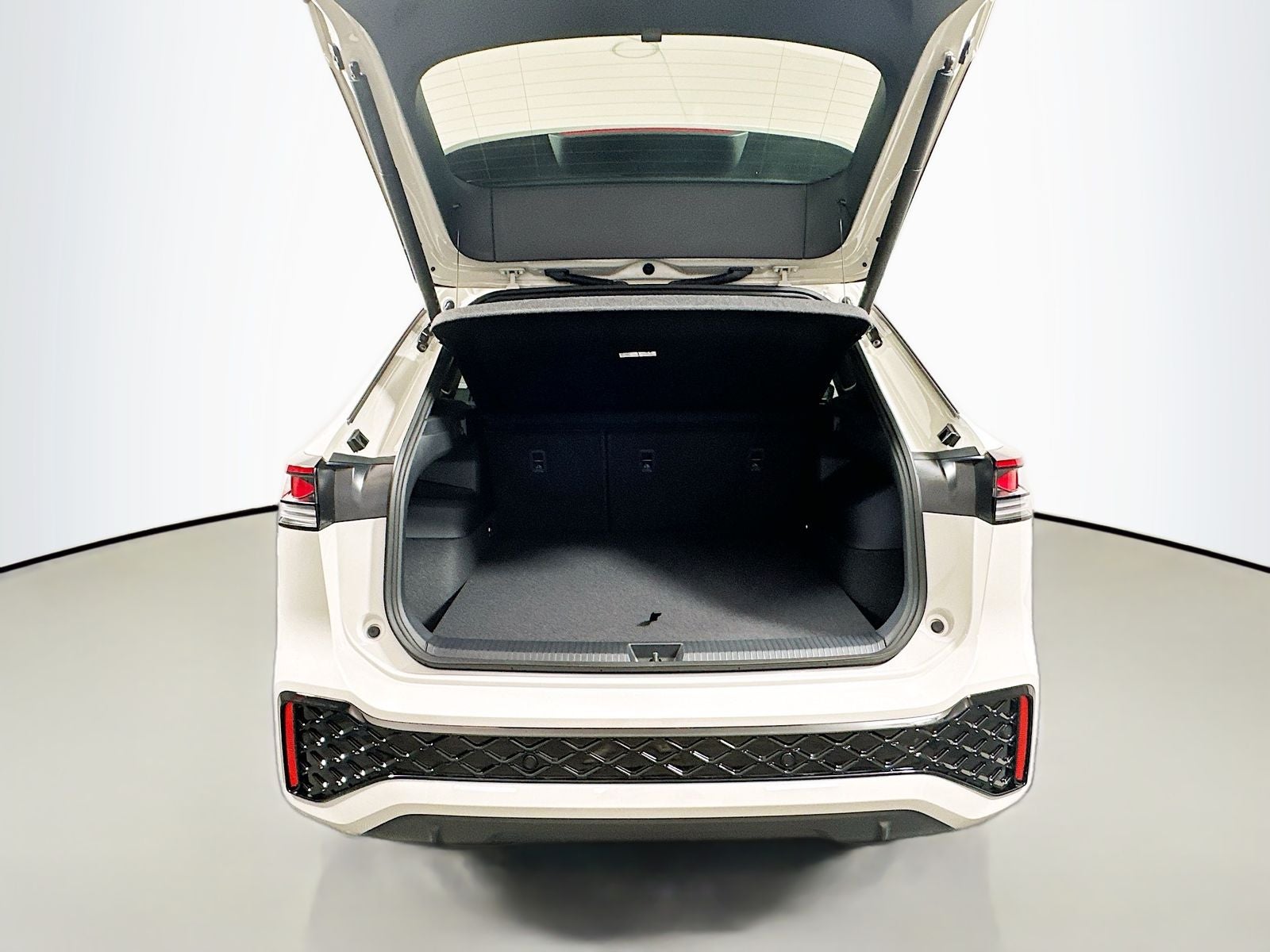 2026 Volkswagen Tiguan 2.0T SEL R-Line