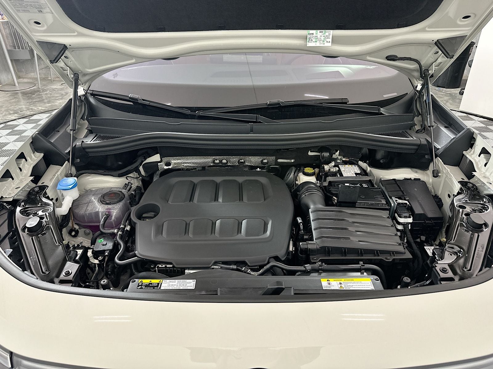 2026 Volkswagen Tiguan 2.0T SEL R-Line