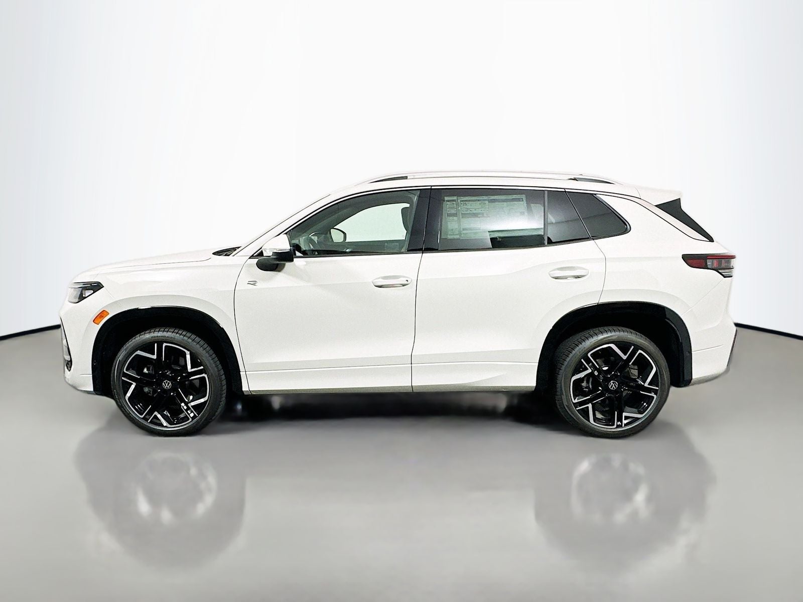 2026 Volkswagen Tiguan 2.0T SEL R-Line