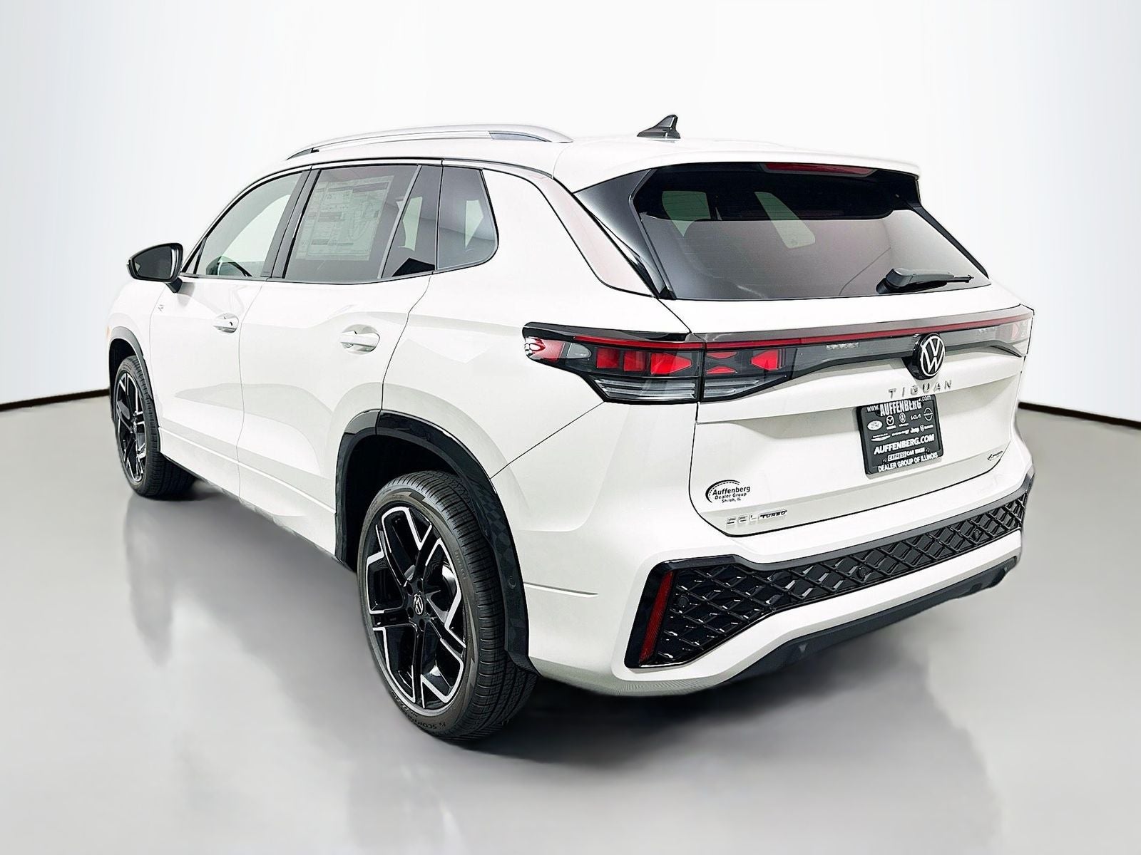 2026 Volkswagen Tiguan 2.0T SEL R-Line
