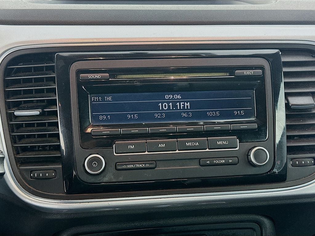 2013 Volkswagen Beetle Convertible 2.5L