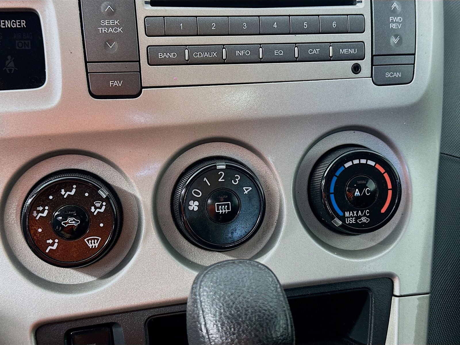 2010 Pontiac Vibe w/1SA