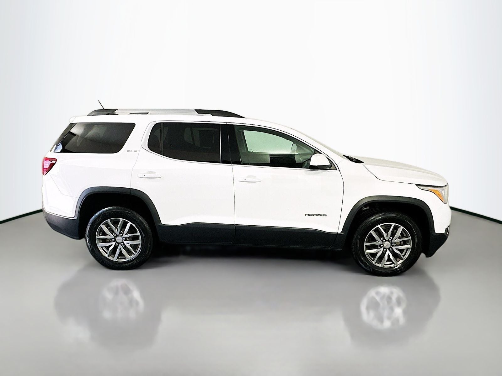 2019 GMC Acadia SLE-2