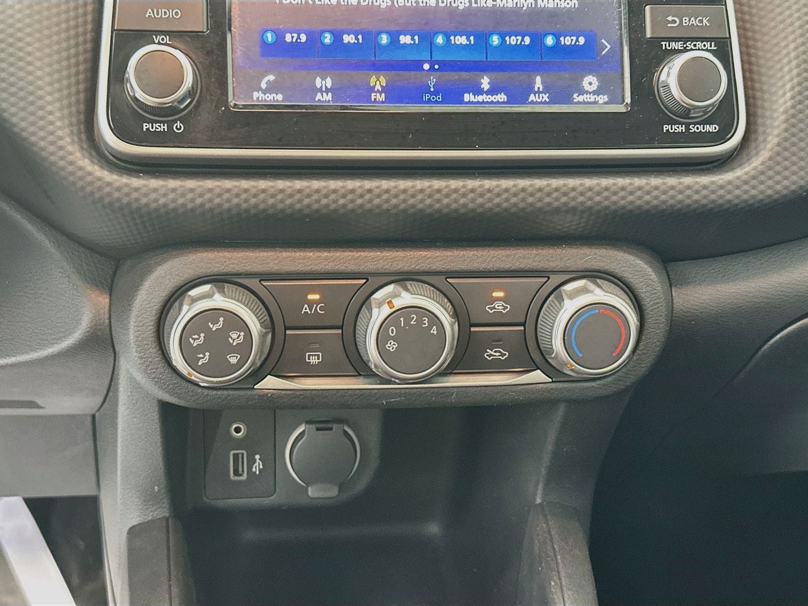 2022 Nissan Kicks S