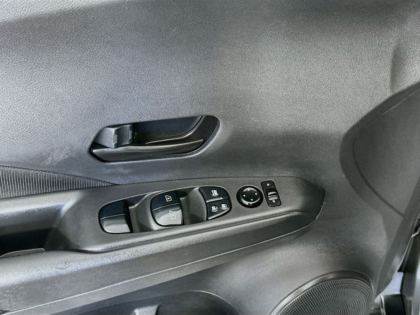2022 Nissan Kicks S