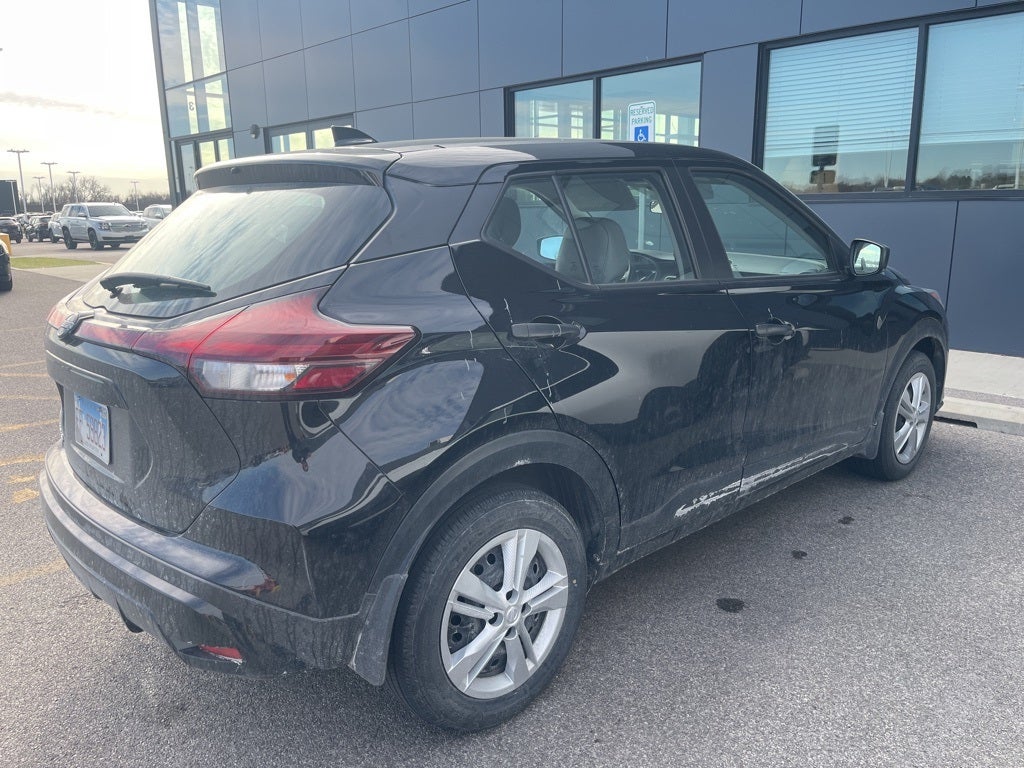 2025 Nissan Kicks Play S