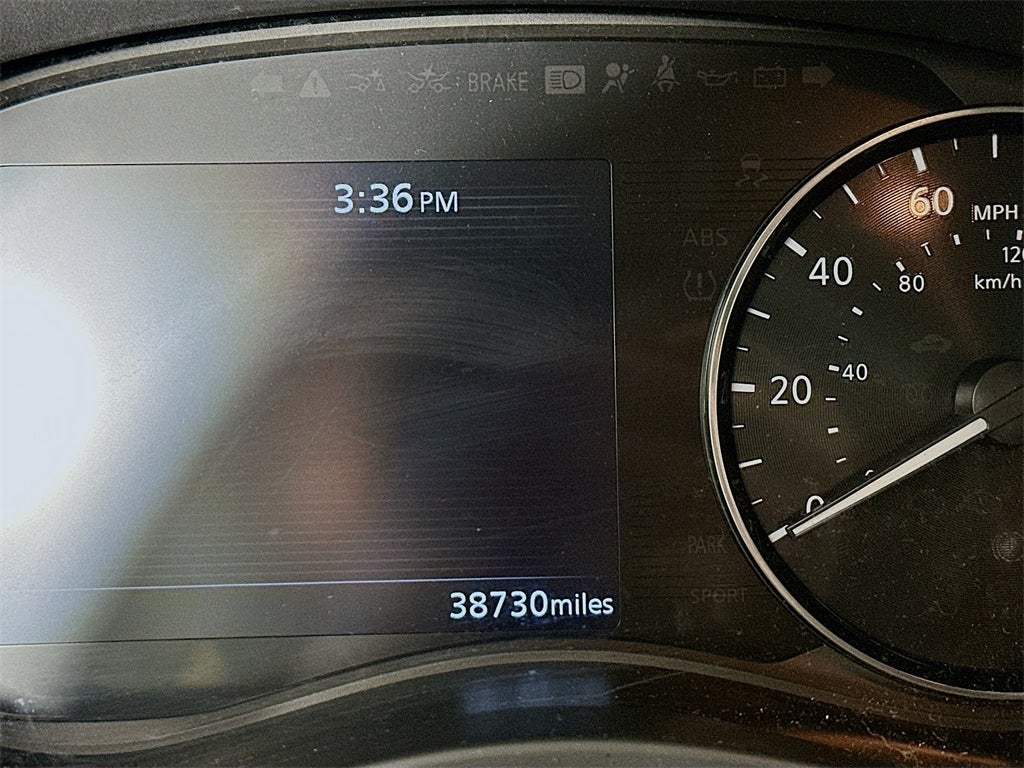 2023 Nissan Kicks SR