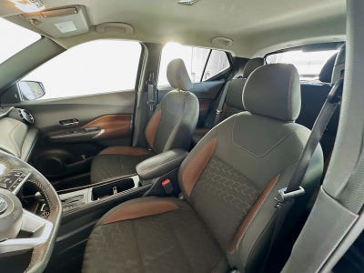 2021 Nissan Kicks SR