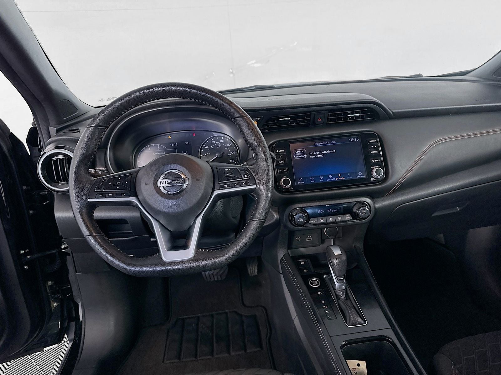 2021 Nissan Kicks SR