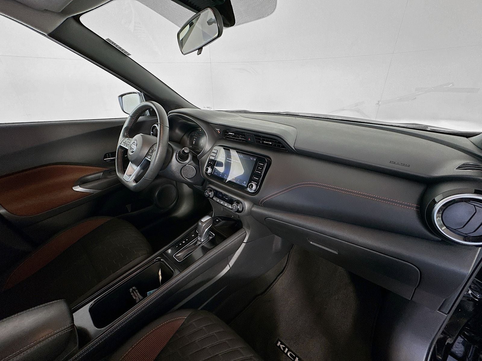 2021 Nissan Kicks SR