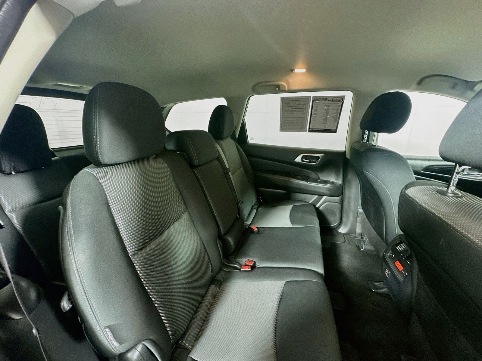 2018 Nissan Pathfinder SV