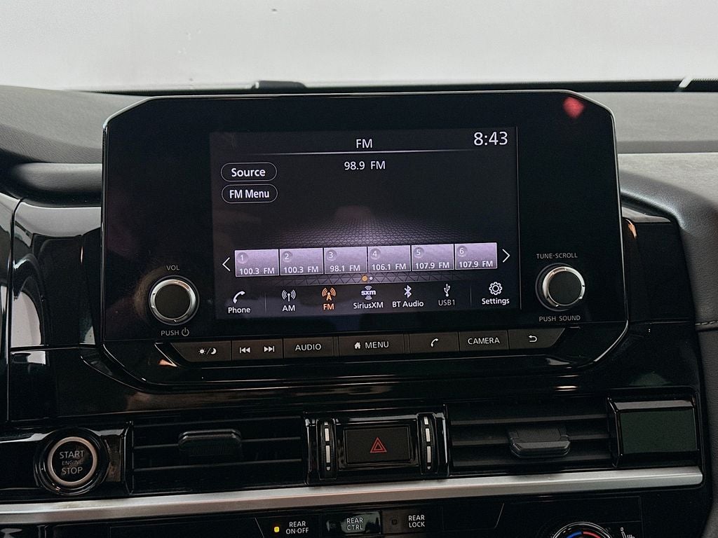 2022 Nissan Pathfinder SV